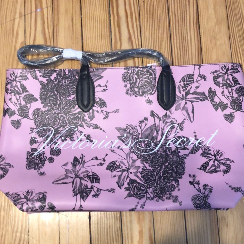 Never been used Victoria’s Secret Tote Bag